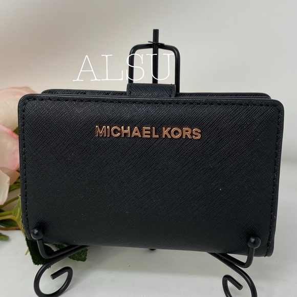 Michael Kors Handbags - Michael Kors Bifolder ZIP Coin Wallet Le Black W